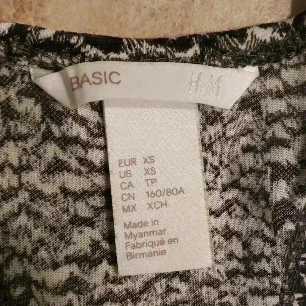 H&M Racerback Tank - Picture 3 of 6